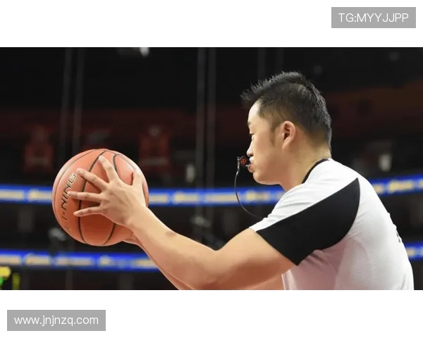 CBA总决赛迎来重磅利好!篮协终于动真格 G1战直接撤下中国裁判,球迷质疑 这是不是公开打脸本土裁判_裁判席_比赛_